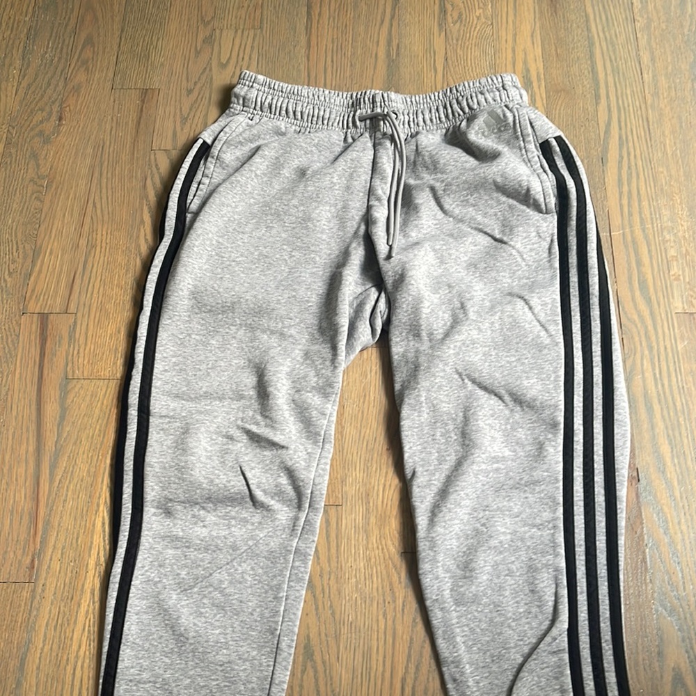 grey addis’s sweatpants